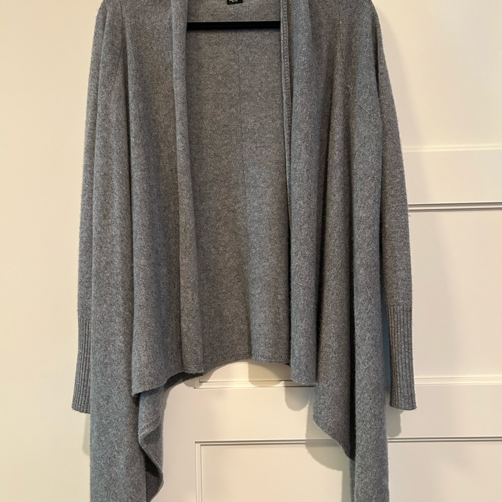 Cashmere Bloomingdale's Elegant Gray Open Cardigan